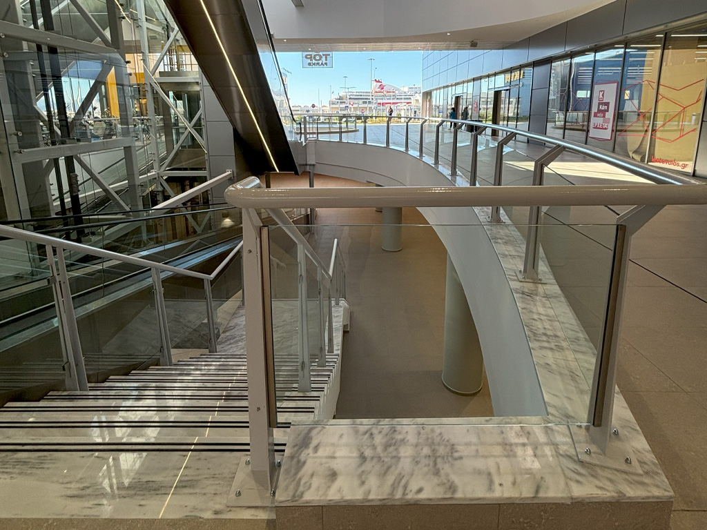 Μαρμάρινες Σκάλες Patras Mall